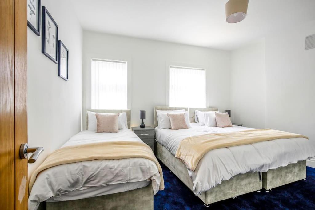 Big New House - 5bdr Near Holiday home Manchester